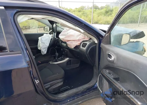 2021 Jeep Compass Sport из США, поврежденный, VIN 3C4NJDAB3MT558508